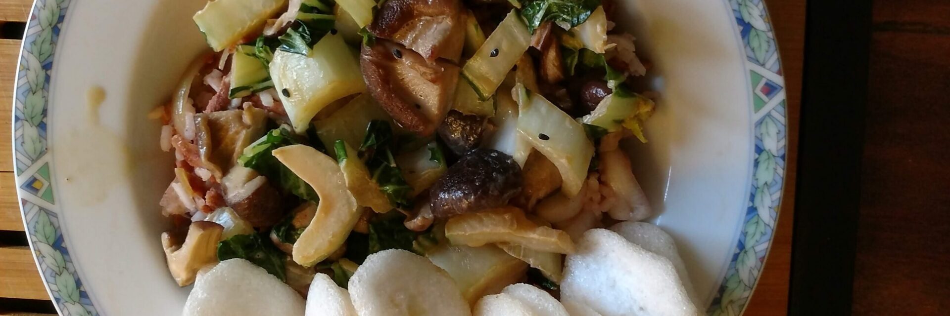 Rijst met paksoi en shiitake in sojasaus
